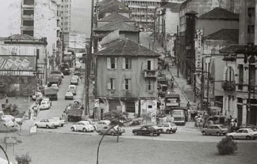 Construções existentes entre as ruas da Assembleia e Jandaia, 1987