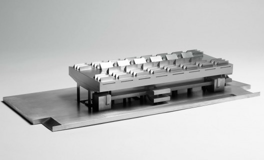 Maquete da Escola Técnica do Comércio, 1963-1965. Arquitetos Decio Tozzi e Luiz Carlos Ramos. Realizada pelo arquiteto em 2009. Inv.: AM 2009-2-371 (001). Collection architecture du Musée national d’art moderne/Centre de création industrielle