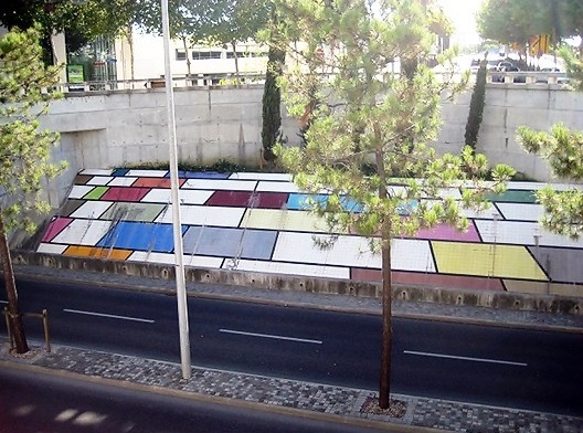 Arte pública e infraestrutura: Painéis sob Viaduto