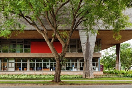 Edifício da FAU-USP, São Paulo, 1961-1969. Arquitetos Vilanova Artigas e Carlos Cascaldi