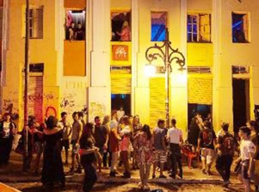 População LGBTQI+ na praça Antenor Navarro