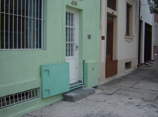 Dispositivos anti-enchente na rua dos Otonis