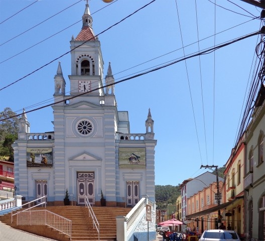 Igreja Matriz e Rua Coronel Bonfim Junior. Santa Teresa, ES, setembro, 2015
