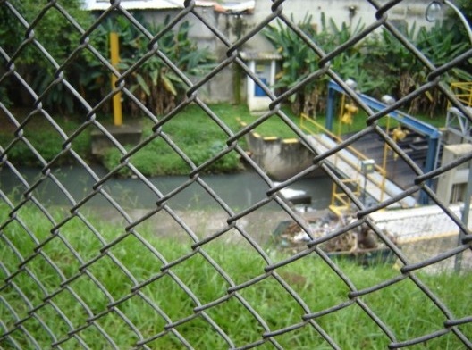 Córrego do Sapateiro passando pela estação de tratamento no Parque Ibirapuera