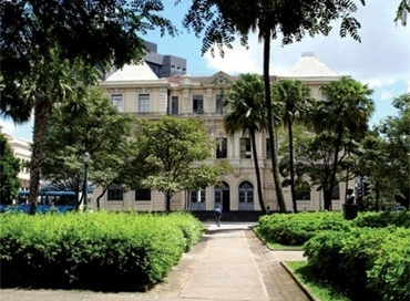 Fachada do edício da futura Sede da Orquestra Sinfônica a partir da Praça da Liberdade