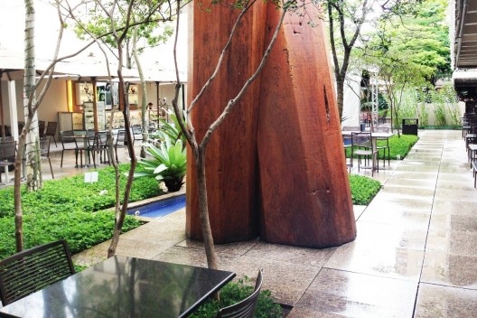 Brascan Century Plaza, térreo