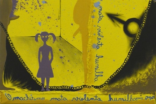 A imagem invertida de Pedofilia, de Alessandra Cunha, revela a frase “O machismo mata violenta humilha”