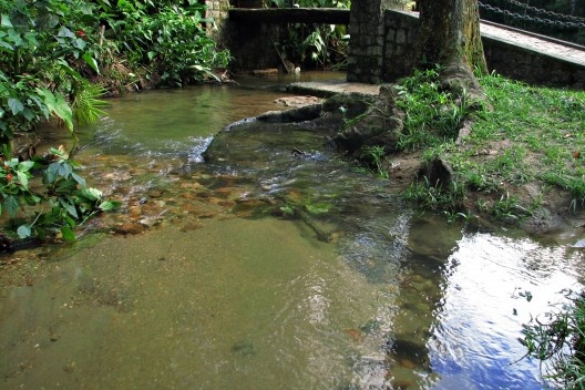 Rio da Solidão, que abastece o açude do mesmo nome.