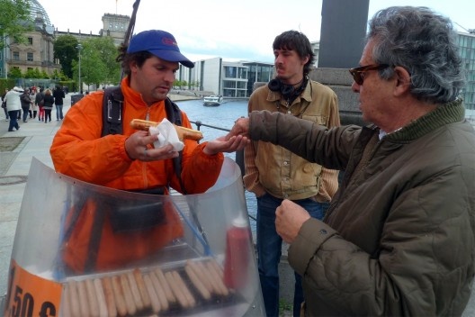 Comendo na rua, Berlim, Alemanha
