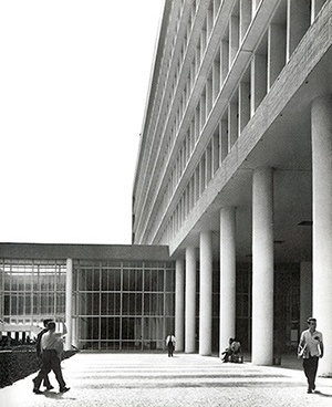 Faculdade de Arquitetura e Urbanismo da UFRJ, arquiteto Jorge Machado Moreira