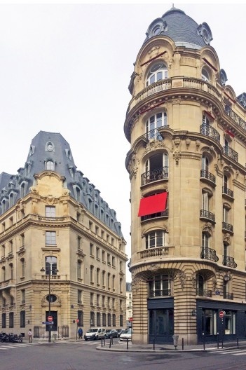 Edifícios com gabarito definido por Haussmann, Paris, França