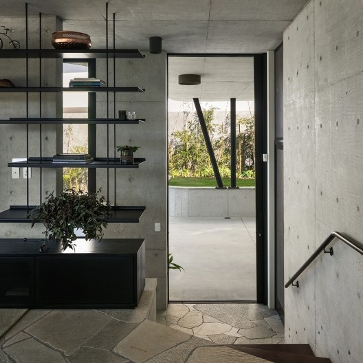 Casa LLF, São José dos Campos SP Brasil, 2019. Arquitetos João Paulo Daolio e Thiago Natal Duarte (autores) / Obra Arquitetos