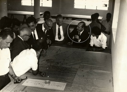 Darcy A. Derenusson, aos 45 anos, como diretor da Comissão Especial da Carta Cadastral - CECAD/SURSAN, 1964