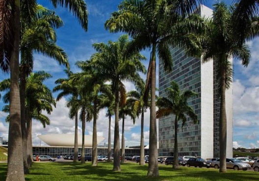 Praça do Congresso Nacional, Brasília. Arquiteto Oscar Niemeyer