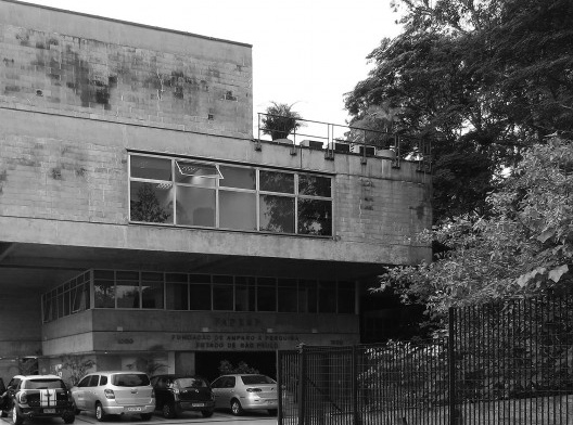 Sede da Fapesp, projeto dos arquitetos Jorge Wilheim, Leo Tomchinsky, Sueli Suchodolsky e Sylvio Sawaya