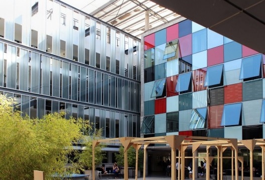 Intervenção Artística no Pátio da Faculdade de Arquitetura, Artes e Desenho, Santiago do Chile