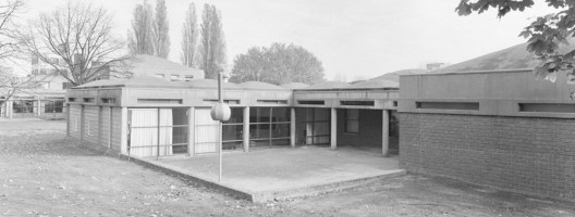 Conjunto de cúpulas (as menores para as cobertas dos dormitórios e as maiores para os núcleos administrativos, de serviços e vivência coletiva) do Orfanato de Amsterdam