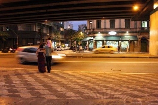 O Minhocão visto de baixo