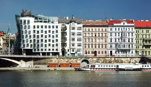 Nationale-NederlandenBuilding (Ginger e Fred), em Praga, 2007