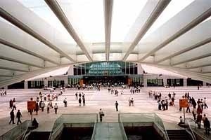 Entrada do recinto da Expo’98 através da Estação Oriente