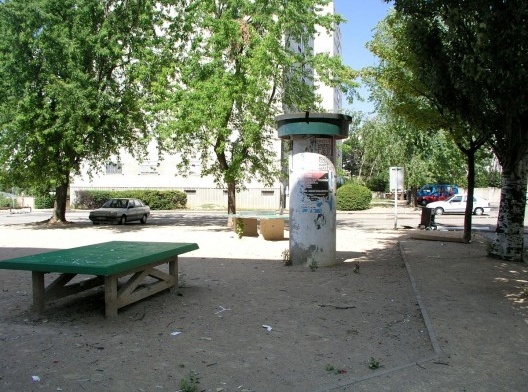 Estado de abandono dos espaços públicos do setor Armstrong