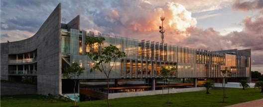 Sede do Sebrae, Brasília, uma das sete obras construídas resultantes de concursos realizados entre 2005 e 2010