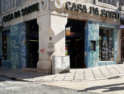 Casa da Sorte, Lisboa, 1963. Francisco Conceição Silva (arquitetura) e Querubim Lapa (revestimento cerâmico)