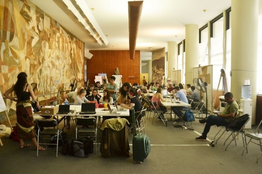 Espaço de trabalho no Labic no Palácio Capanema