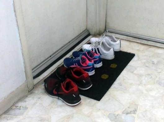 Cenas cotidianas de um edifício residencial