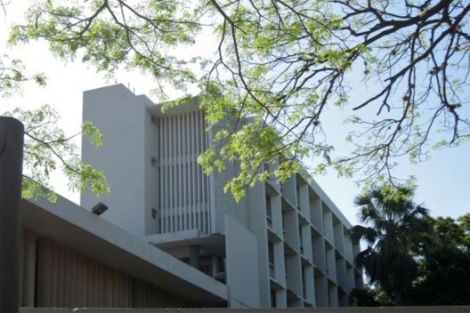Centro de Estudos da Universidade de Porto Rico, Rio Piedras, San Juan. Arquiteto Henry Klumb, anos 1940/1950