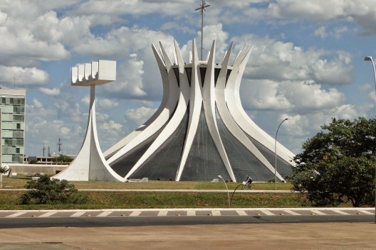 Catedral de Brasília, Brasília DF Brasil, 1970. Arquiteto Oscar Niemeyer
