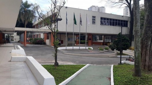 Conjunto Assistencial e Educacional do Sesi, São Caetano do Sul SP, 1965–1968. Arquiteto Eugênio Monteferrante