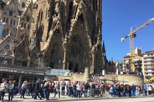 Turistas na fachada do Nascimento, 2017