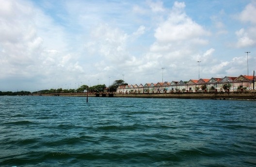 Armazéns vistos da bacia do Pina, 2013