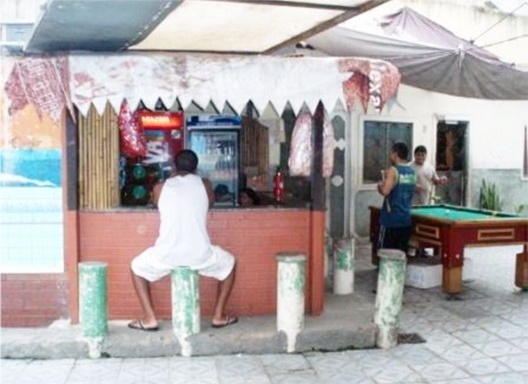 Os três bares do Monte Castelo: Bar da Elisabeth, do Marcos e da Ana, respectivamente