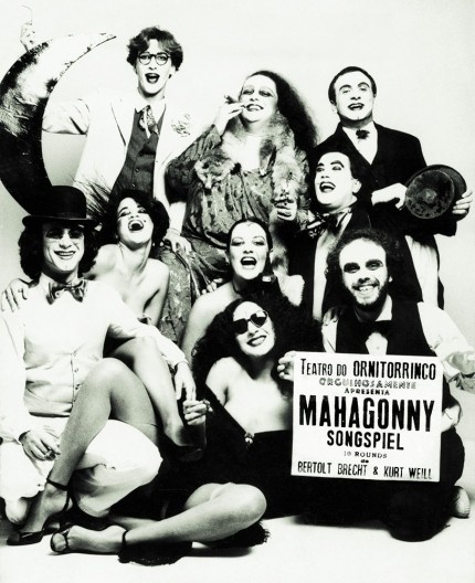 Ornitorrinco Mahagonny Songspiel: Zeca Lennert, Cida Moreyra, Luiz Roberto Galízia, Victor Nosek, Ana Maria Braga, Denise Del Vecchio, Antonio Carlos Brunet Dunga, Kátia Suman e Cacá Rosset