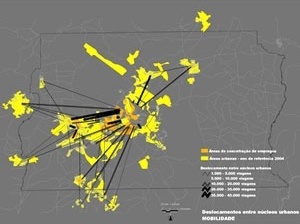 Mobilidade: deslocamentos entre núcleos urbanos. Em amarelo, áreas urbanas (ano de referência 2004); em laranja, áreas de concentração de empregos