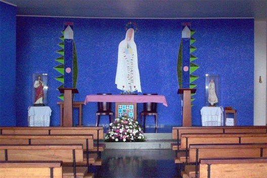 Pintura de Francisco Galeno no interior da igrejinha