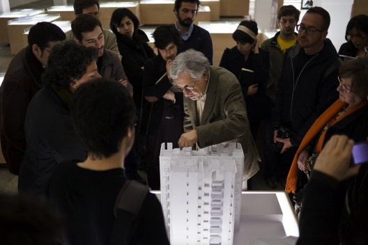 \"O ser urbano no caminho de Nuno Portas\" no encontro mundial de artes Guimarães 2012 – Capital Europeia da Cultura