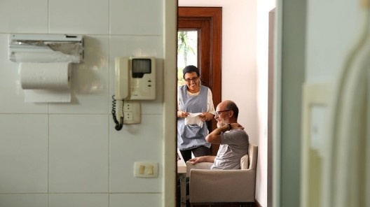 Cena do filme Que horas ela volta?