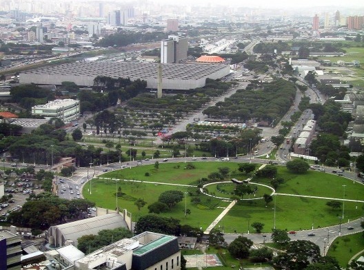 Parque Anhembi, contexto urbano, arquitetos Jorge Wilheim, Miguel Juliano e Massimo Fiocchi, São Paulo, 1963–1972