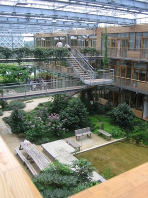 Foto 1 - Edifício auto-sustentável do Alterra