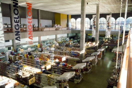 Supermercado Angeloni, Criciúma, projeto original de 1976-1978. Douglas Piccolo Arquitetura