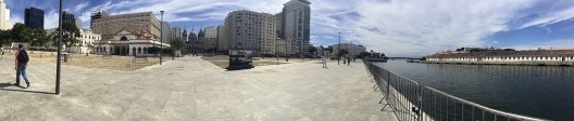 Foto panorâmica tirada na área onde se erguia a Av. Perimetral com vista para a Igreja da Candelária