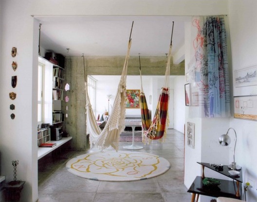 Vista interna do apartamento reformado