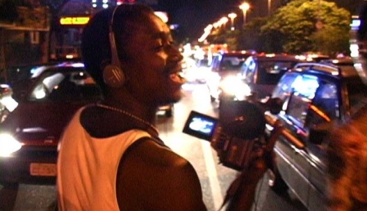 Cena de “Território Vermelho”, filme de Kiko Goifman