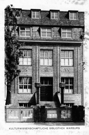 Cartão postal com a fachada da Kulturwissenschat liche Bibliothek Warburg (K.B.W.), Hamburgo, c.1929