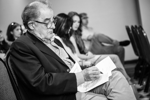 Héctor Vigliecca em lançamento do livro O terceiro território, nos Estados Unidos