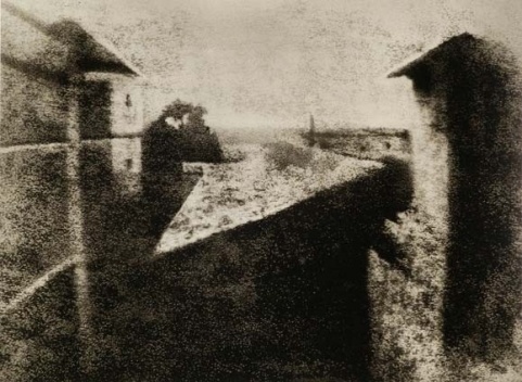 Paisagem urbana, primeira imagem fotográfica, 1827