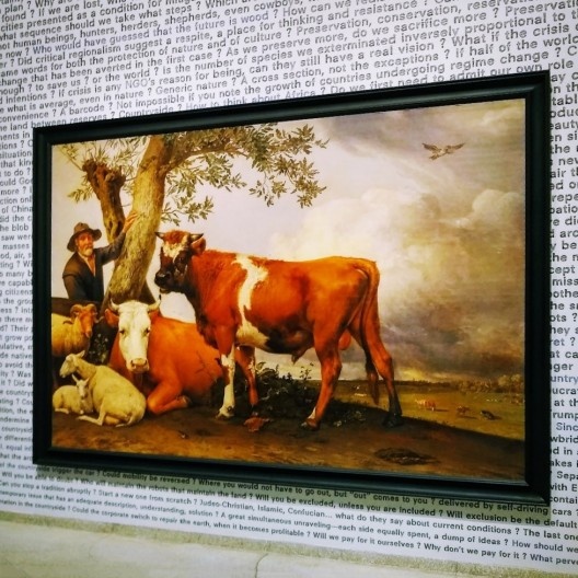 Exposição “Countryside, The Future”, Guggenheim Nova York, fev. 2020. Reprodução da tela “The Bull” de Paulus Potter, 1647, instalada sobre papel de parede com 100 perguntas sobre o “countryside”